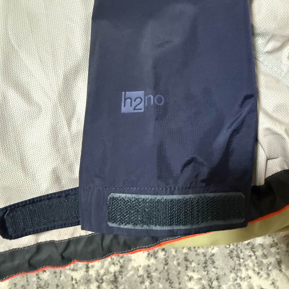 Patagonia Men's Blue and Red Raincoat - Picture 4 of 4